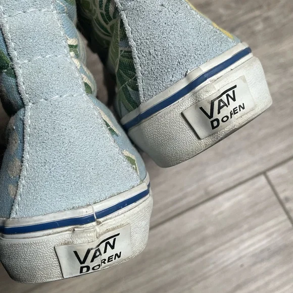 Vintage Limited Edition Tropical Floral High-Top Sneakers - Picture 4 of 6